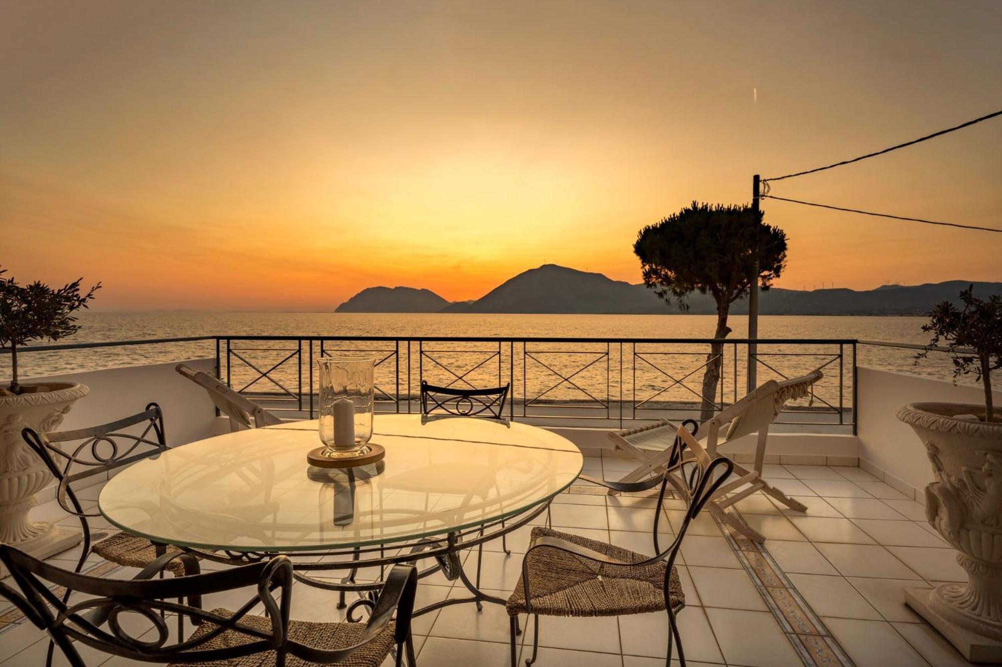Rio Beach Residence パトラ エクステリア 写真